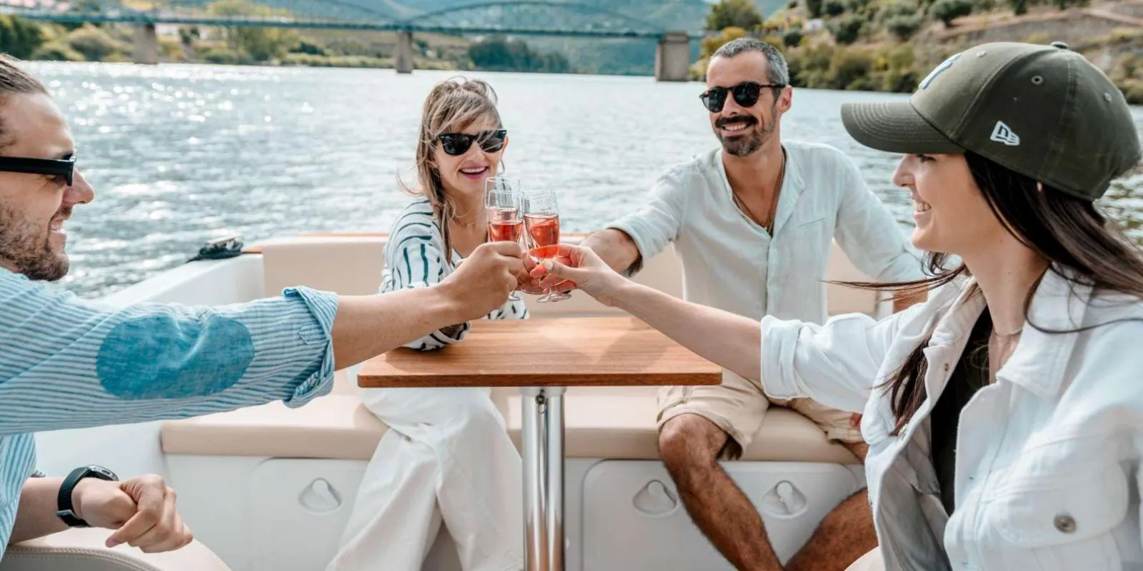 Pinhão: Douro River Solar Boat Tour with Wine Tasting